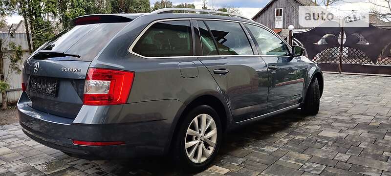 Універсал Skoda Octavia 2017 в Новояворівську
