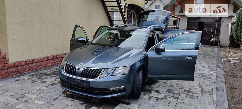 Універсал Skoda Octavia 2017 в Новояворівську