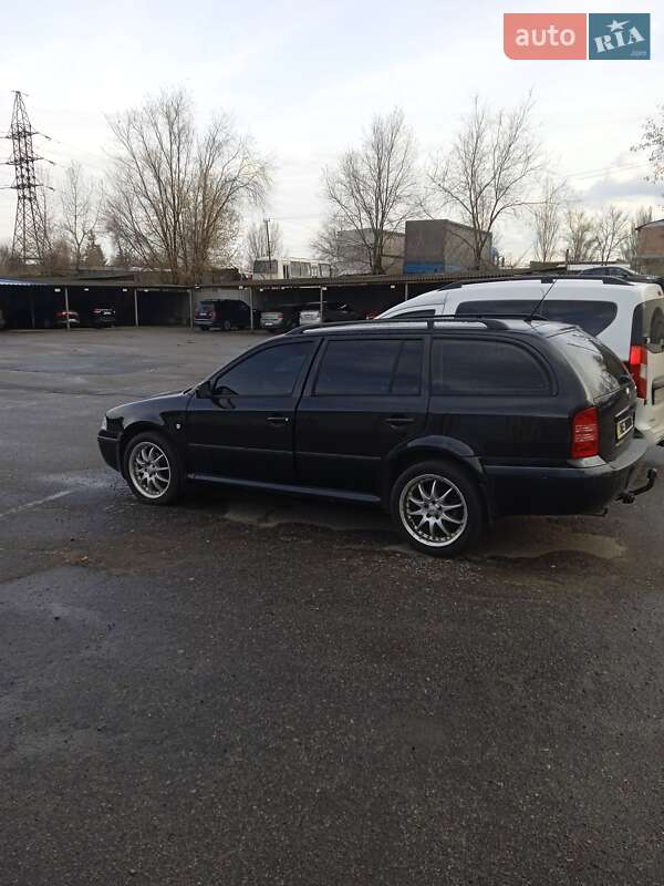 Універсал Skoda Octavia 2001 в Дніпрі