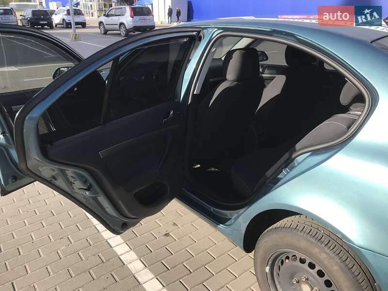 Лифтбек Skoda Octavia 2005 в Сокале