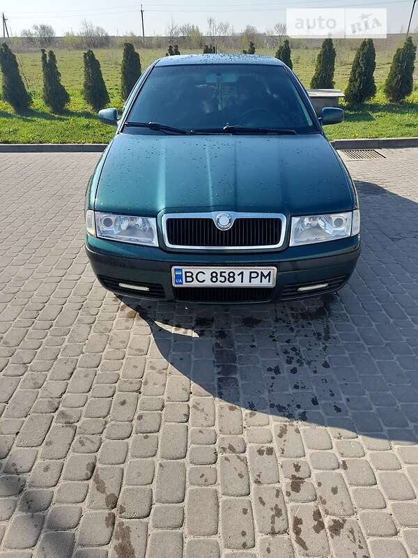 Лифтбек Skoda Octavia 2001 в Городке