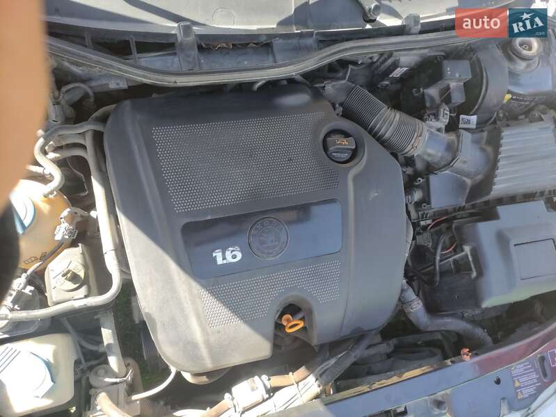Лифтбек Skoda Octavia 2008 в Гусятине