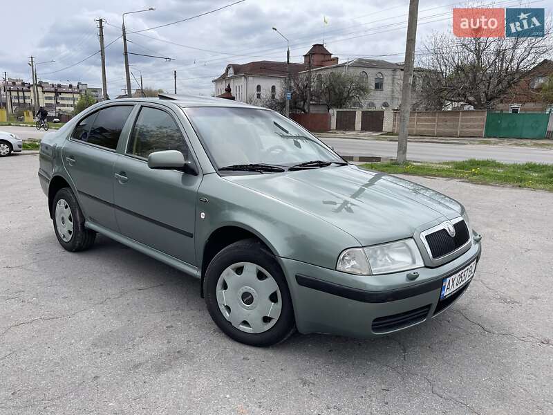 Лифтбек Skoda Octavia 2002 в Харькове
