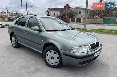 Лифтбек Skoda Octavia 2002 в 