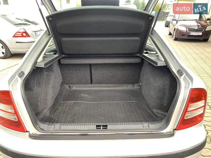 Лифтбек Skoda Octavia 2001 в Луцке