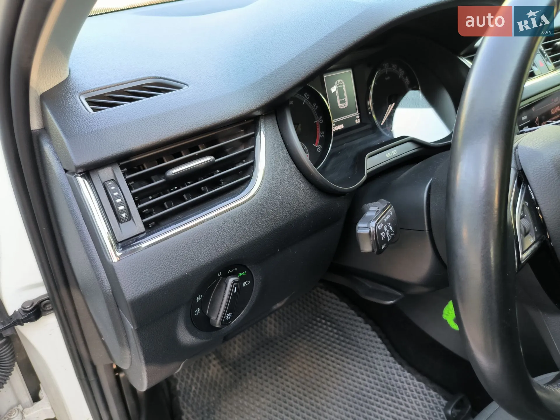 2017 Skoda Octavia - мініатюра 13