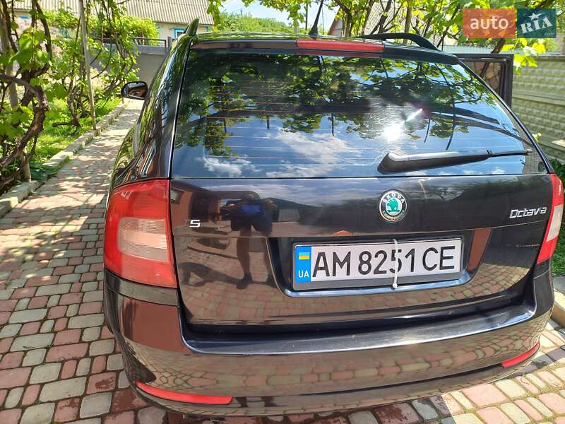 Універсал Skoda Octavia 2011 в Черняхові