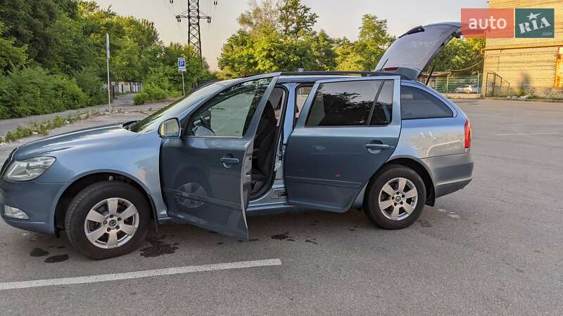 Універсал Skoda Octavia 2011 в Дніпрі