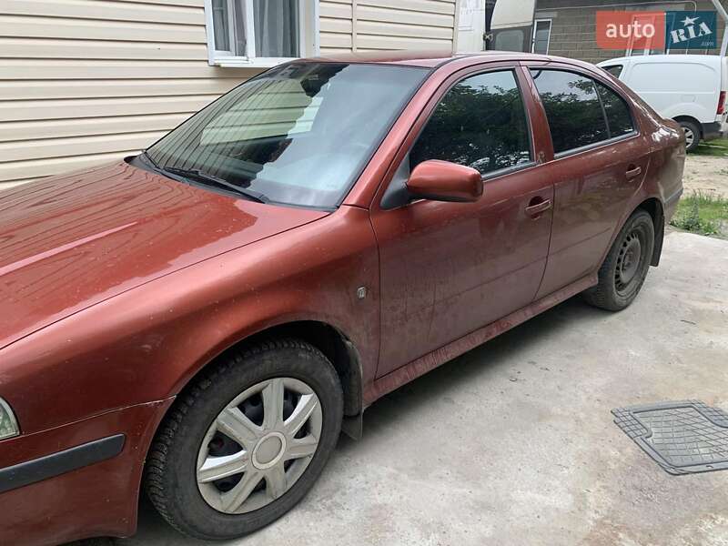 Лифтбек Skoda Octavia 2000 в Остроге