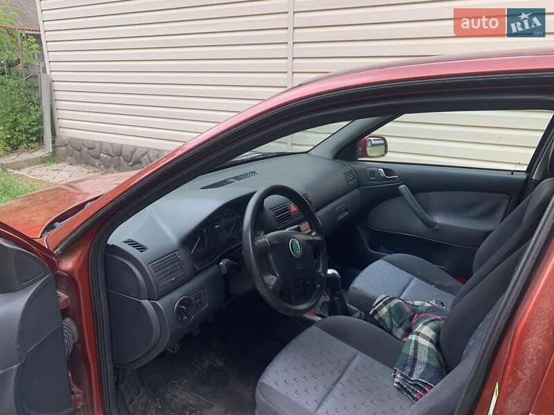 Лифтбек Skoda Octavia 2000 в Остроге