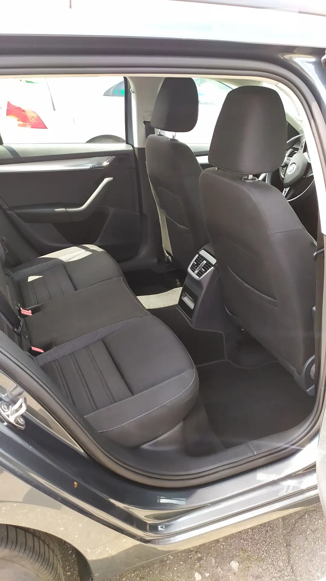 2019 Skoda Octavia - мініатюра 9