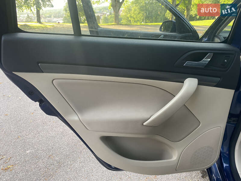 Универсал Skoda Octavia 2006 в Ровно