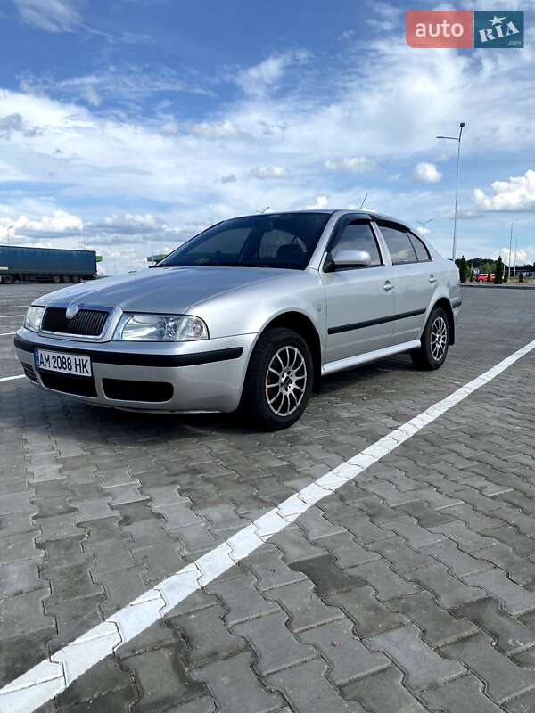 Ліфтбек Skoda Octavia 2003 в Житомирі