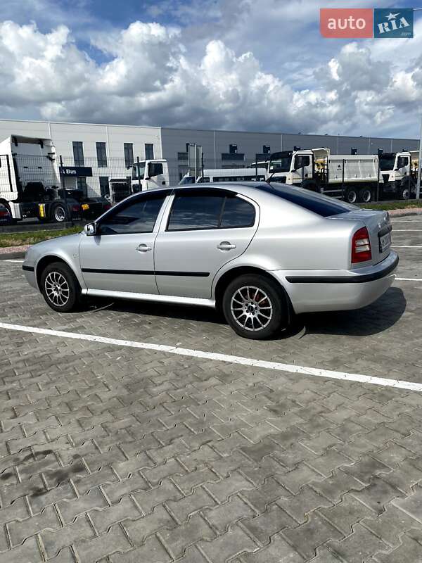 Ліфтбек Skoda Octavia 2003 в Житомирі
