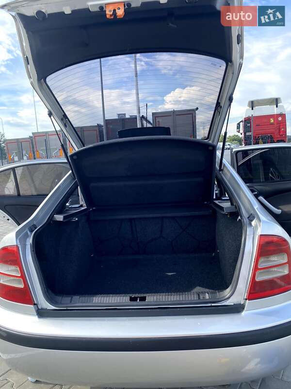 Ліфтбек Skoda Octavia 2003 в Житомирі