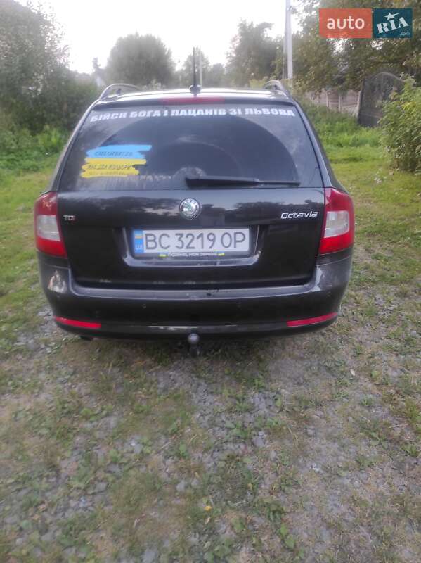 Универсал Skoda Octavia 2012 в Городке