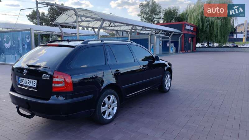Универсал Skoda Octavia 2007 в Ровно