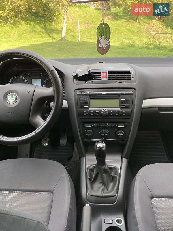 Лифтбек Skoda Octavia 2005 в Тячеве