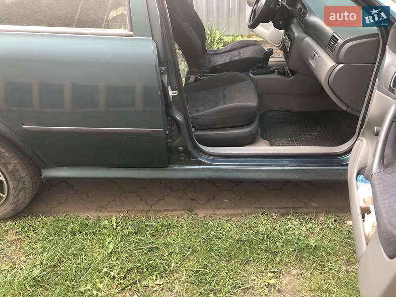 Лифтбек Skoda Octavia 1998 в Бродах