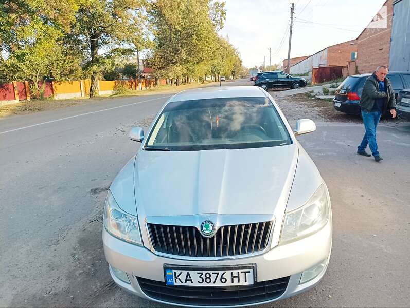 Лифтбек Skoda Octavia 2012 в Ромнах