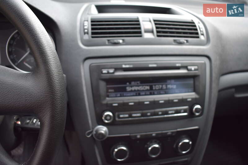 Універсал Skoda Octavia 2011 в Черкасах