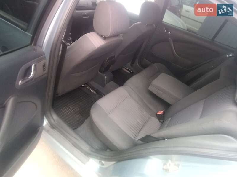 Лифтбек Skoda Octavia 2001 в Львове