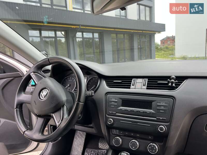 Универсал Skoda Octavia 2013 в Новояворовске