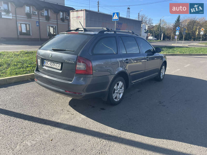 Универсал Skoda Octavia 2011 в Стрые