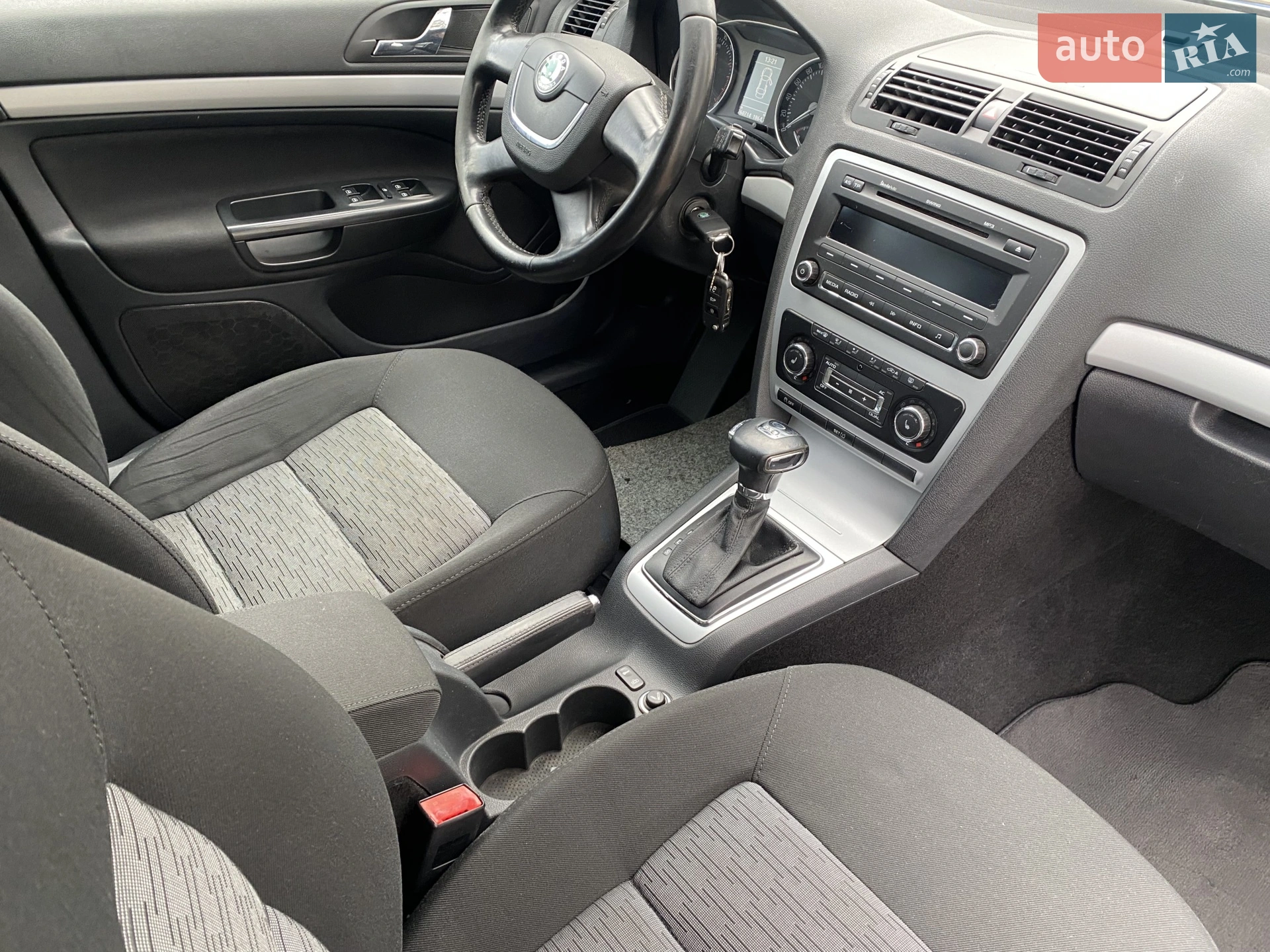 2010 Skoda Octavia - мініатюра 38