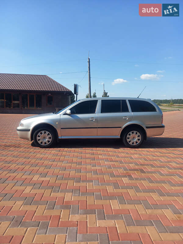 Универсал Skoda Octavia 2001 в 