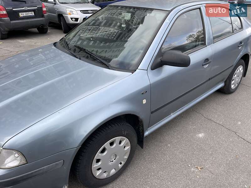 Лифтбек Skoda Octavia 2003 в 