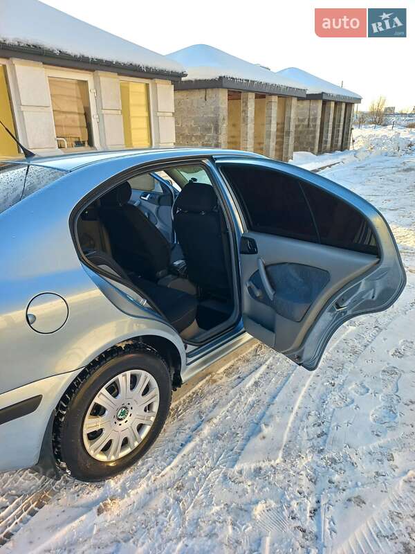 Ліфтбек Skoda Octavia 2003 в Яворові