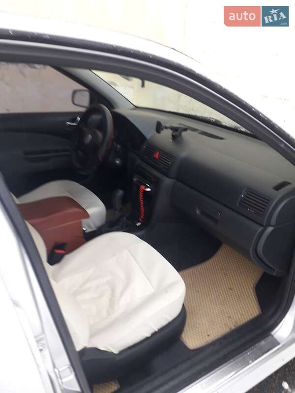 Лифтбек Skoda Octavia 2001 в Киеве