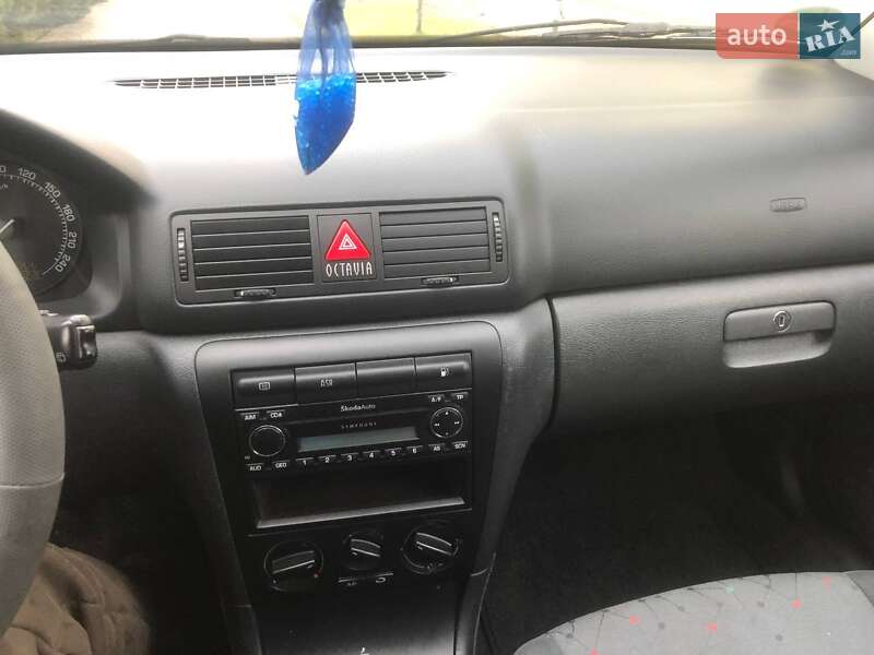Лифтбек Skoda Octavia 2003 в Луцке