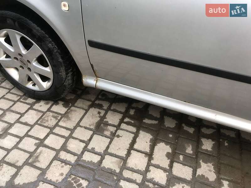 Лифтбек Skoda Octavia 2003 в Луцке