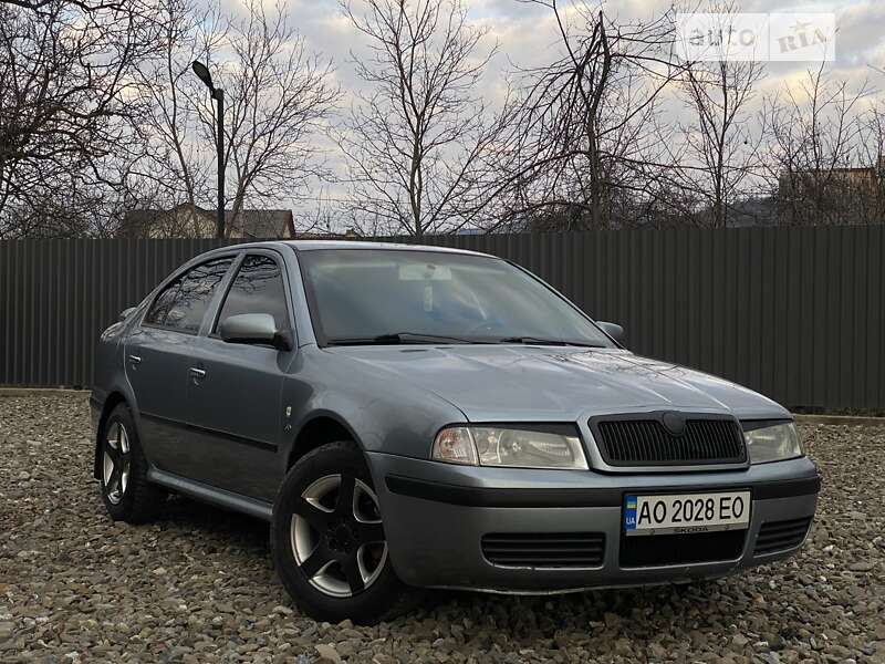 Ліфтбек Skoda Octavia 2002 в Рахові