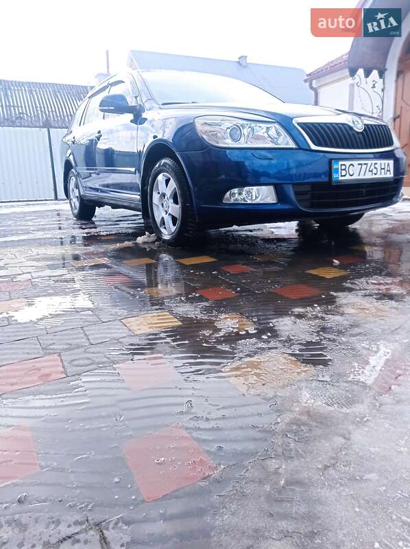 Універсал Skoda Octavia 2012 в Буську