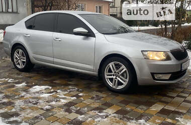 Лифтбек Skoda Octavia 2016 в Ужгороде