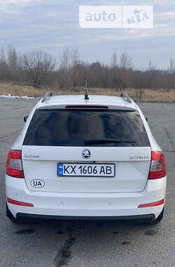 Універсал Skoda Octavia 2014 в Харкові