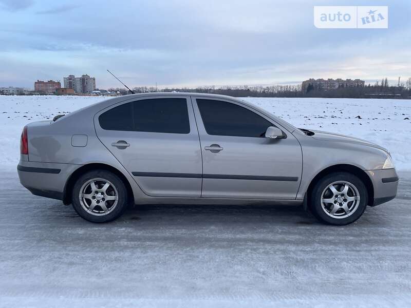 Лифтбек Skoda Octavia 2008 в Сумах