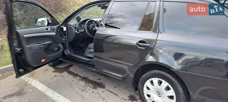 Универсал Skoda Octavia 2012 в Виноградове