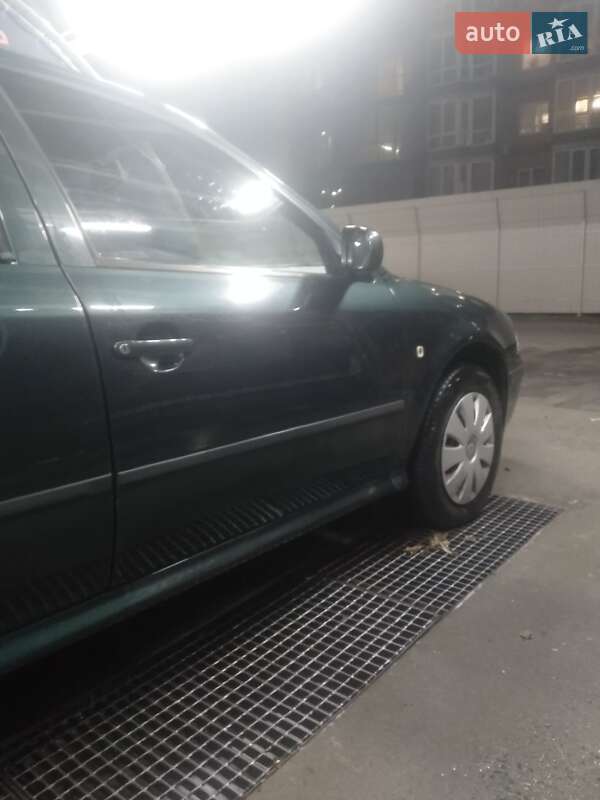 Лифтбек Skoda Octavia 2005 в Львове