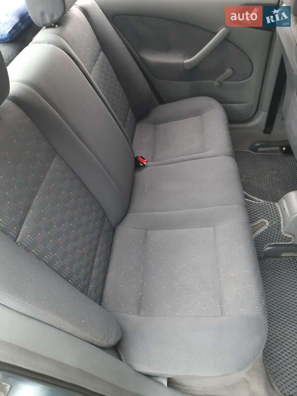 Ліфтбек Skoda Octavia 2003 в Вараші фото 5 Ліфтбек Skoda Octavia 2003 в Вараші