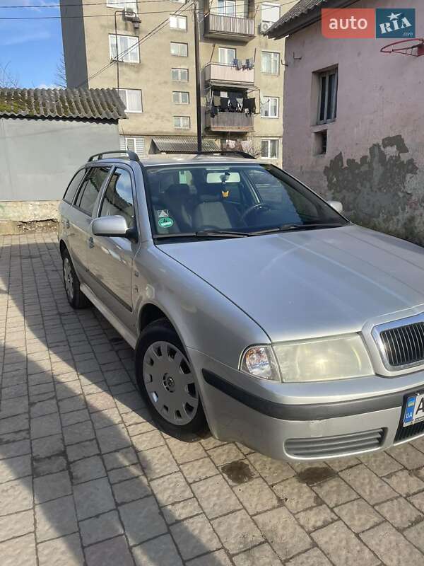 Универсал Skoda Octavia 2003 в Сваляве