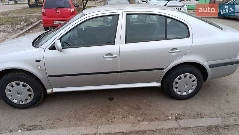 Лифтбек Skoda Octavia 2001 в Киеве