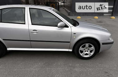 Ліфтбек Skoda Octavia 2003 в Харкові