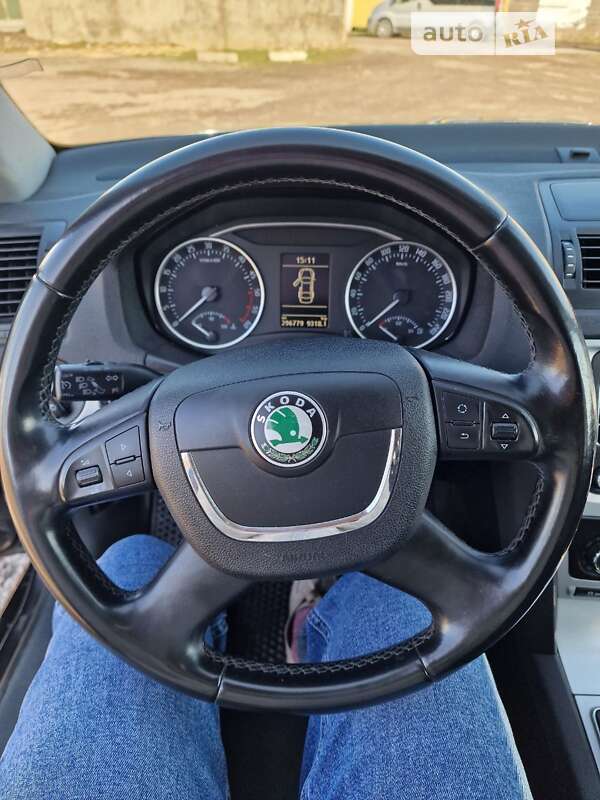 Універсал Skoda Octavia 2011 в Бродах