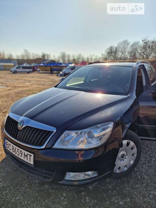Універсал Skoda Octavia 2011 в Бродах