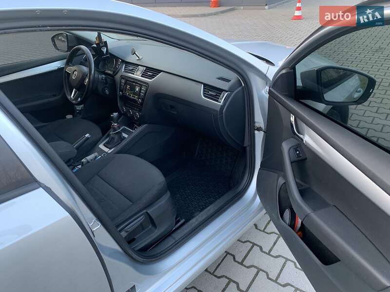 Лифтбек Skoda Octavia 2015 в Иршаве