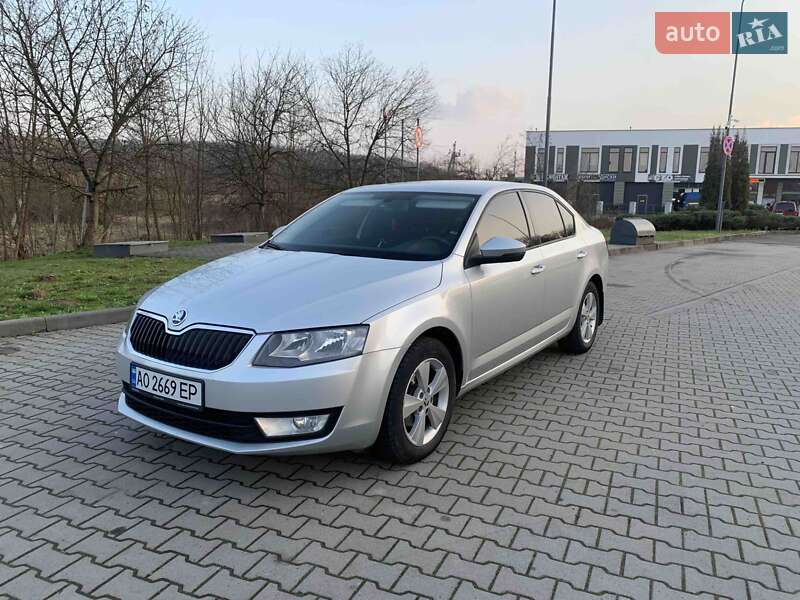 Лифтбек Skoda Octavia 2015 в Иршаве